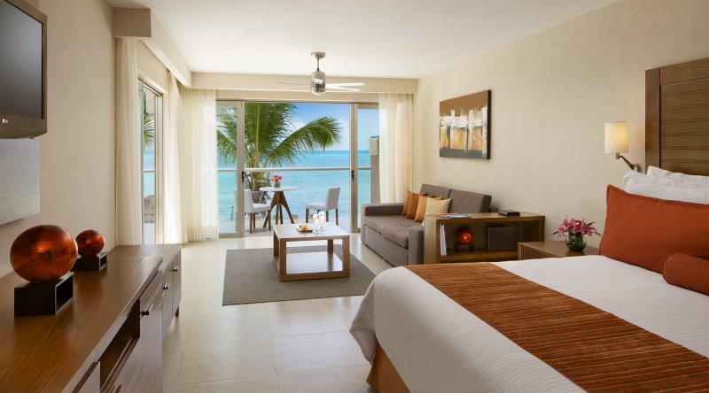 Preferred Club Junior Suite Ocean View - Secrets Aura Cozumel