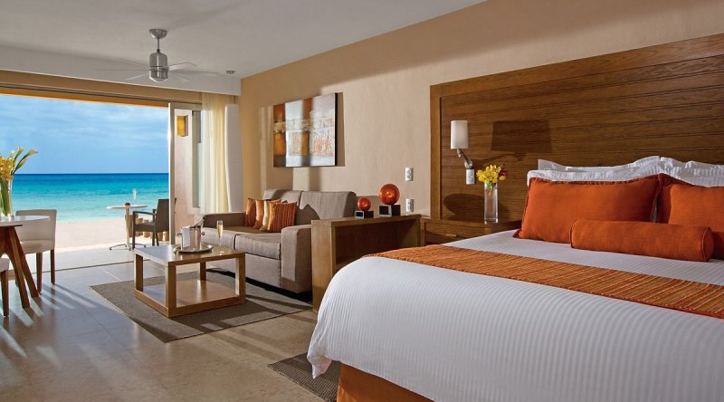 Preferred Club Junior Suite Ocean Front - Secrets Aura Cozumel