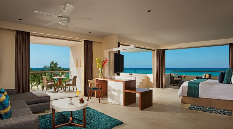 Preferred Club Rooftop Ocean Front Suite with Plunge Pool - Secrets Aura Cozumel