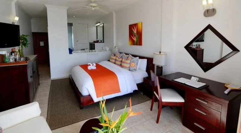 Sunset Ocean View Junior Suite - Calabash Cove