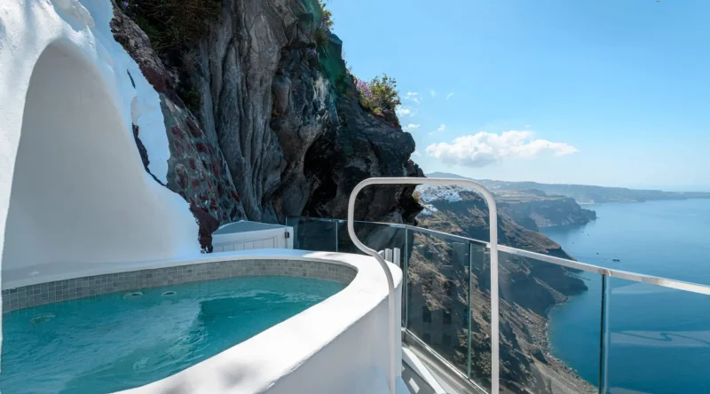 Cliff Suite - Iconic Santorini