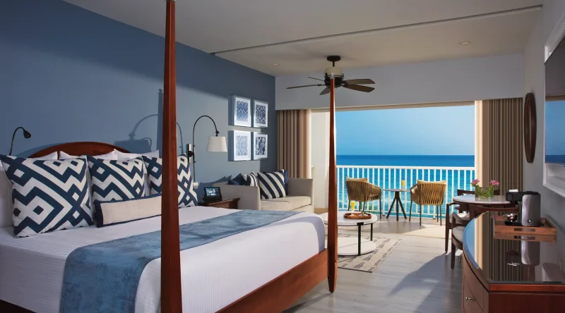 Junior Suite Ocean Front - Secrets St James Montego Bay