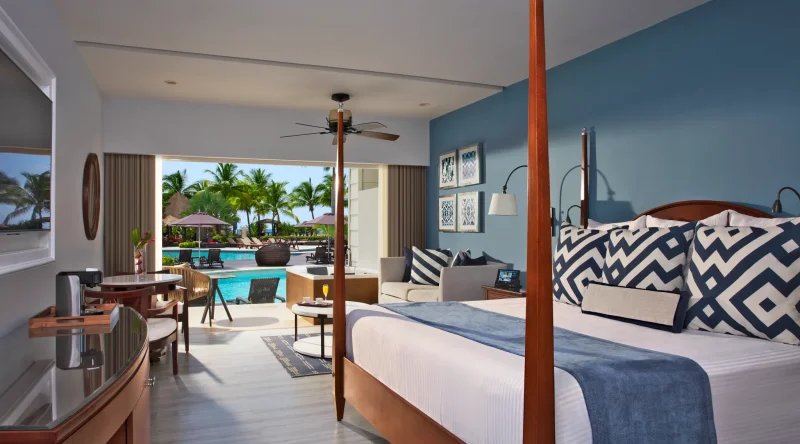 Preferred Club Junior Suite Ocean View Swim Out - Secrets St James Montego Bay