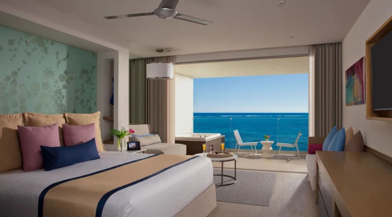 Preferred Club Junior Suite Ocean Front - Secrets Riviera Cancun Resort & Spa