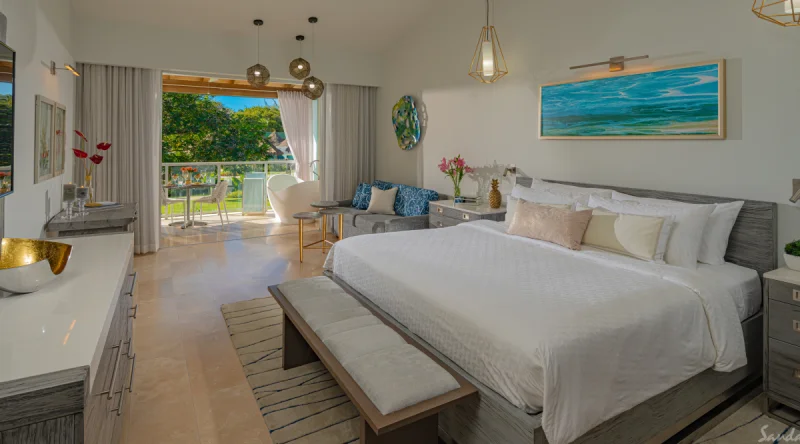 South Seas Club Level Junior Palm Suite with Outdoor Tranquility Soaking Tub - Sandals Royal Barbados