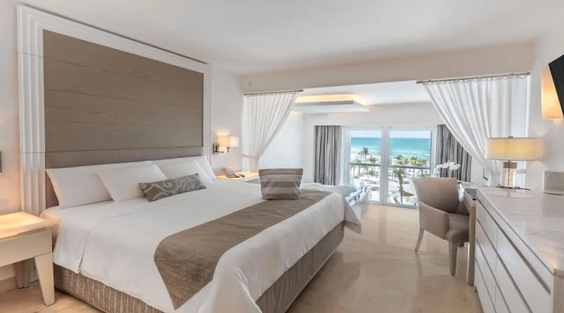 Royale Honeymoon Suite Oceanfront - Le Blanc Spa Resort