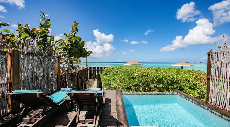 Beach Front Pool Cottage - Cocos Hotel