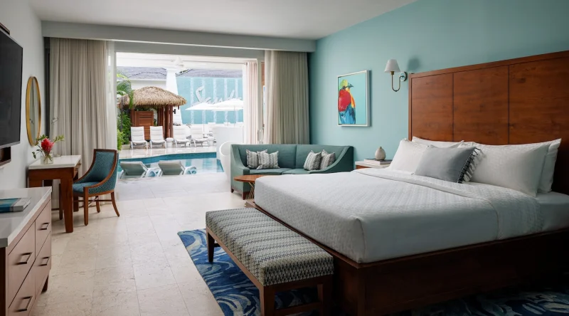 Crystal Lagoon Hideaway Swim-up Club Level Jr. Suite w/Patio Tranquility Soaking Tub - Sandals Royal Caribbean