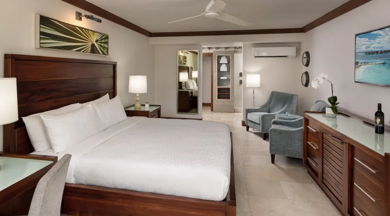 Longshore Luxury Room - Sandals Negril