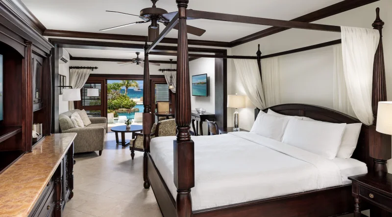 Sundowner Swim up Beachfront One Bedroom Butler Suite - Sandals Negril