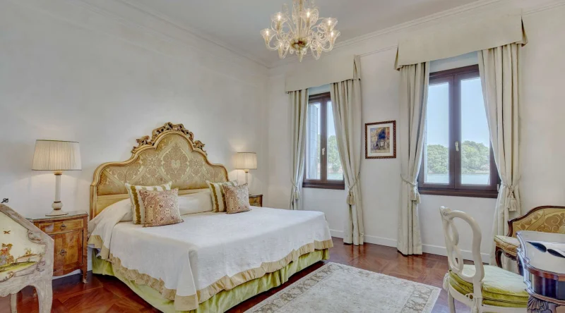 Premium Lagoon View Room with Balcony - Belmond Hotel Cipriani